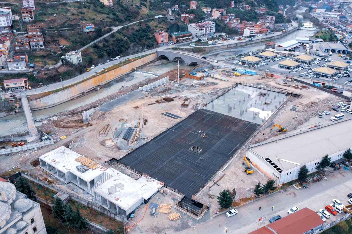 Trabzon\'un yeni otogar inşaatında çalışmalar devam ediyor