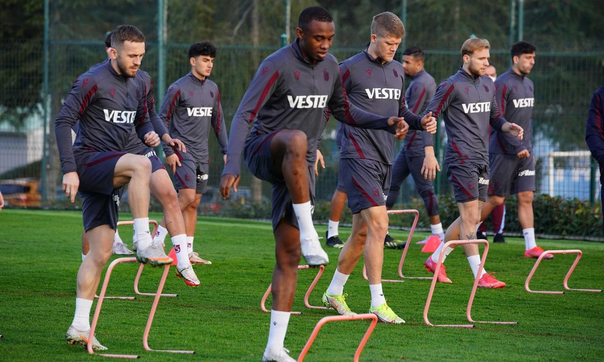 Trabzonspor\'un yenilenen hücum hattı ilk deplasmanına çıkıyor