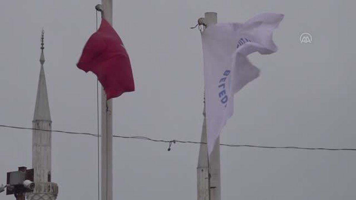 Tuzla'da beklenen kar yağışı nedeniyle belediye ekipleri teyakkuza geçti