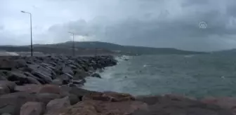 BALIKESİR - Bandırma ve Erdek'te fırtına nedeniyle balıkçı tekneleri denize açılamadı