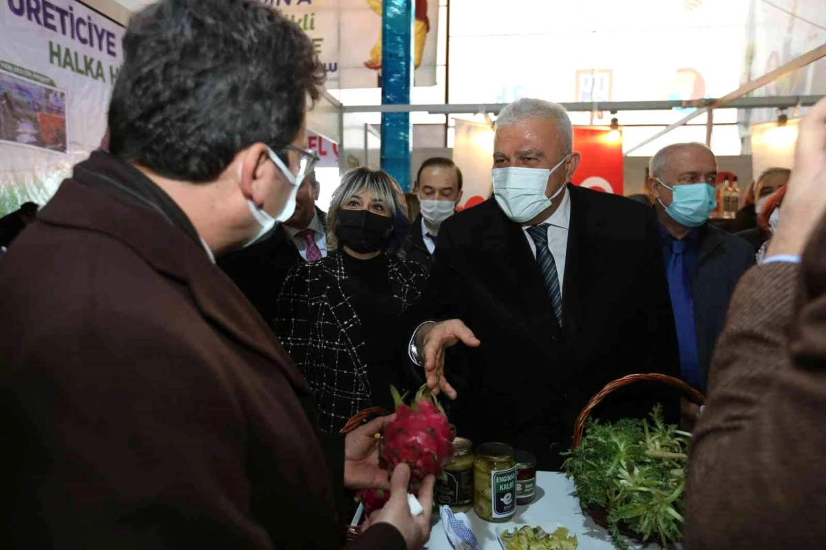 Başkan Atay, Tarım Fuarı\'nda belediyenin ürünlerini tanıttı