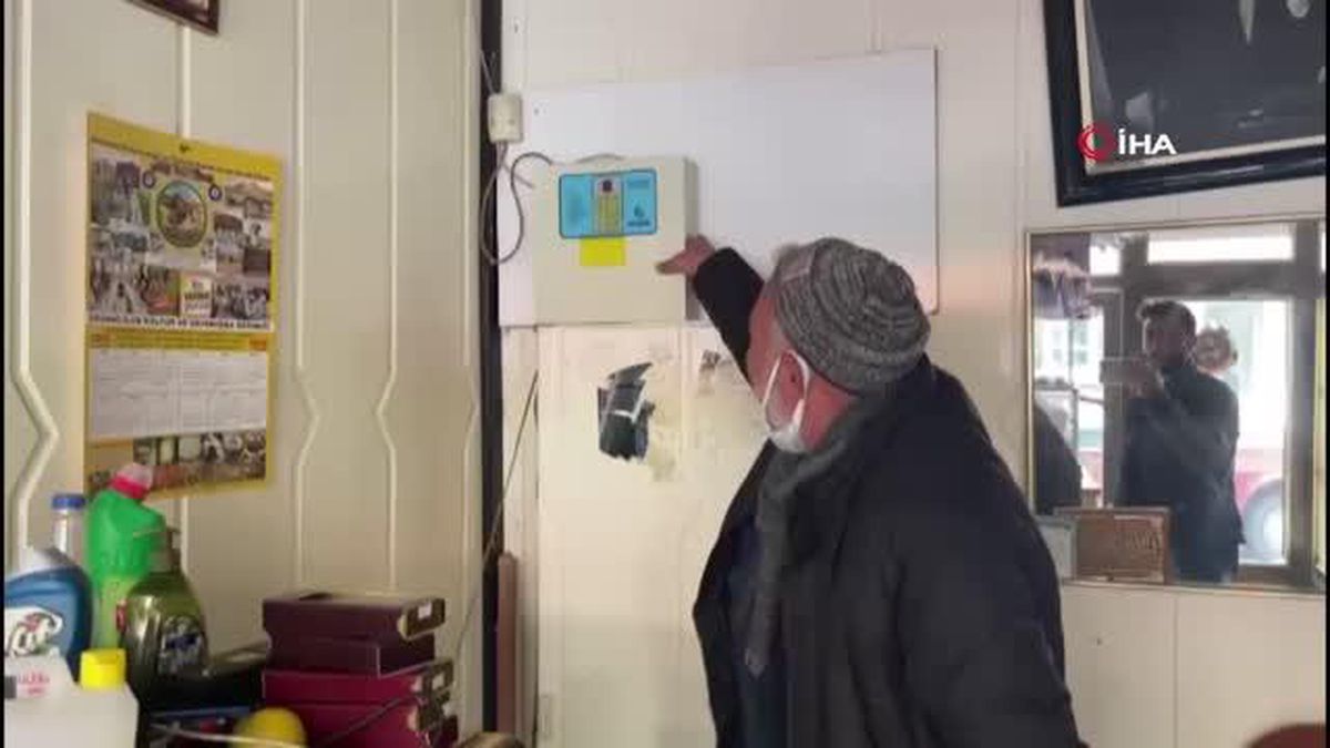 Boş evin duvarını delip kuyumcu dükkanına girdiler... 150 bin lira değerinde takı çaldılar