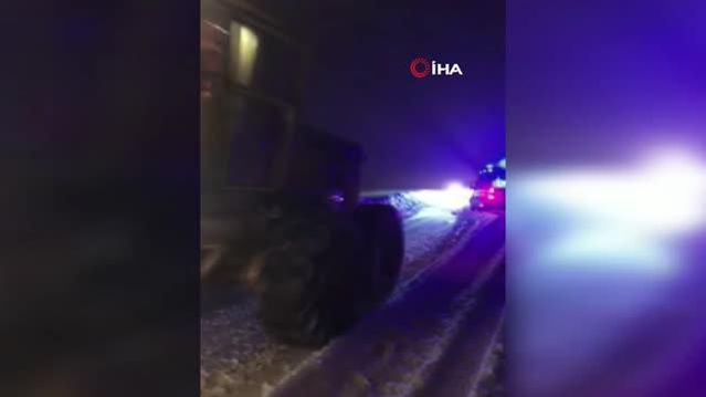 Doğum sancıları başlayan kadını hastaneye ekipler yetiştirdi