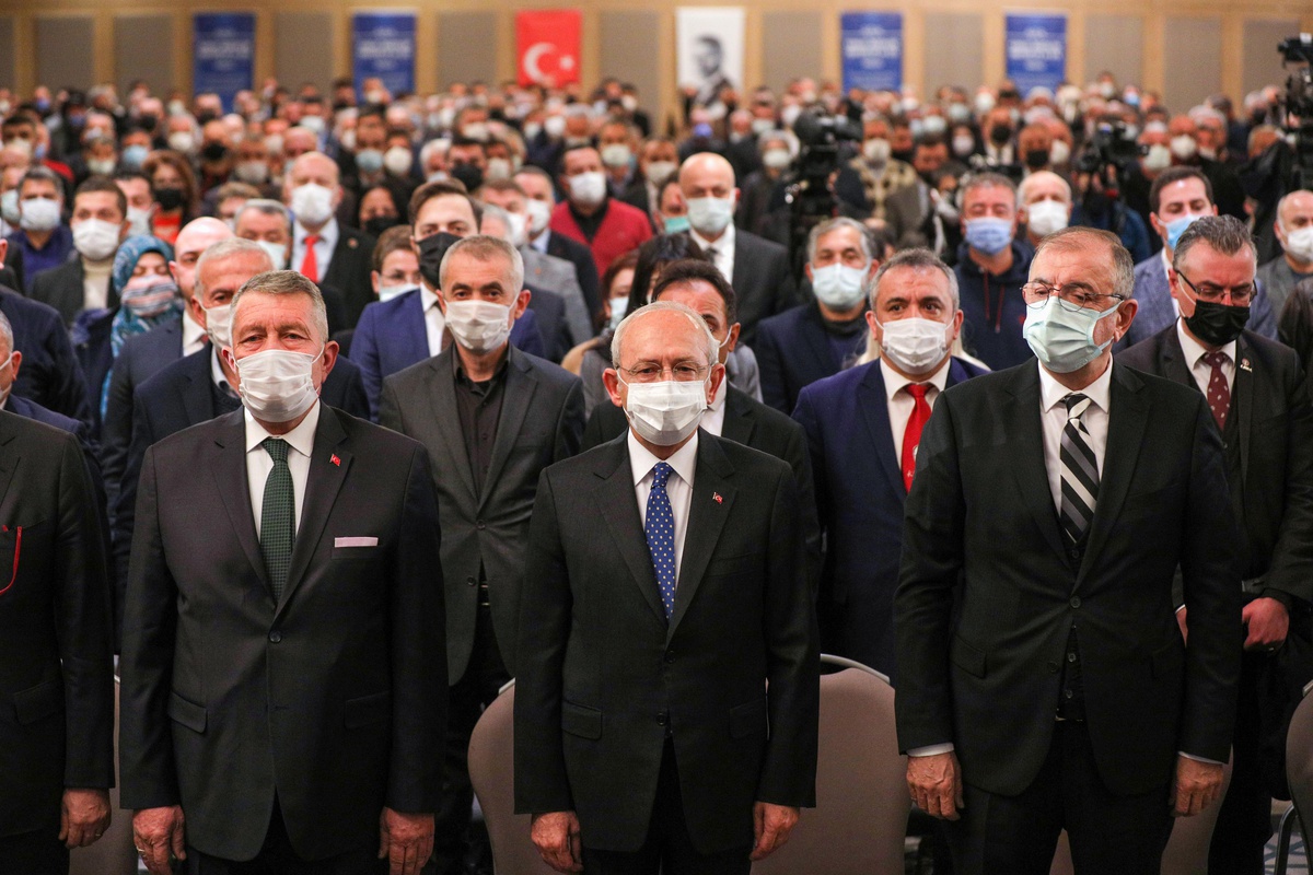 Kılıçdaroğlu, Zonguldak\'ta sivil toplum örgütü temsilcileri ve muhtarlarla buluştu Açıklaması