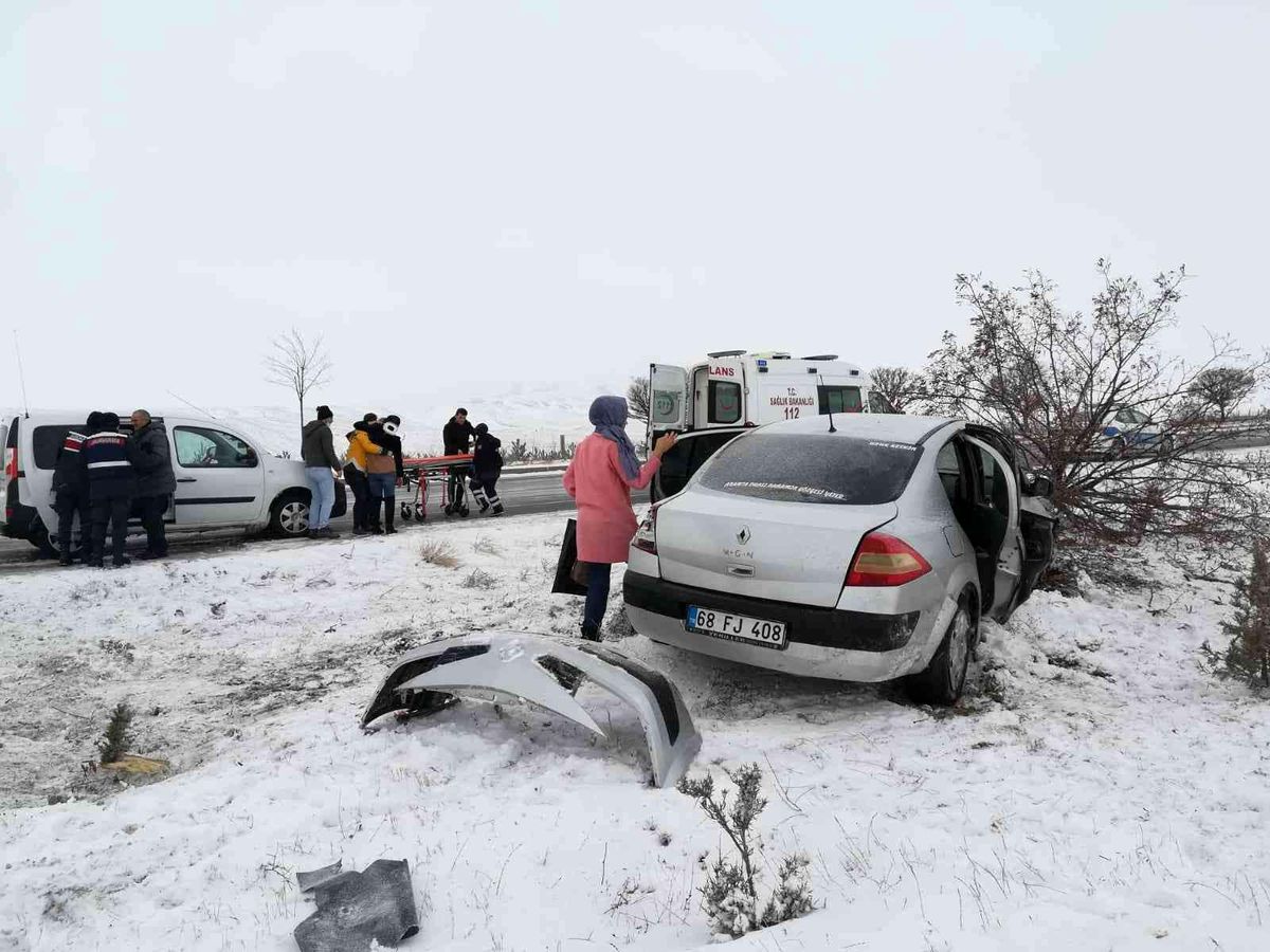Son dakika haberleri: Kırşehir\'de trafik kazası: 4 yaralı