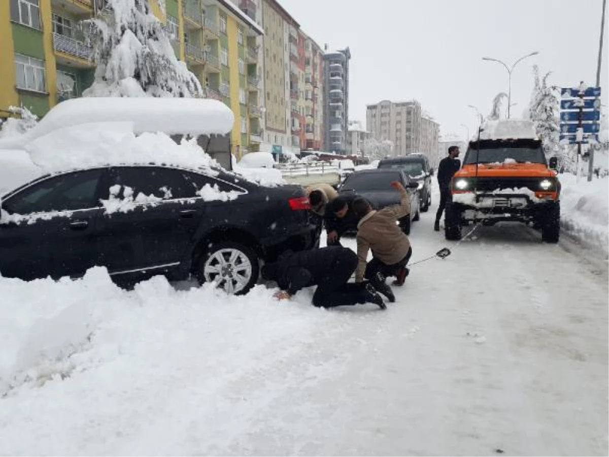 Konya\'nın 10 ilçesi ve Meram\'ın bazı mahallelerinde yüz yüze eğitime kar engeli