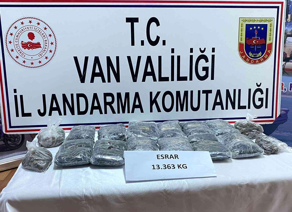 Muradiye\'de 13 kilo 363 gram esrar ele geçirildi