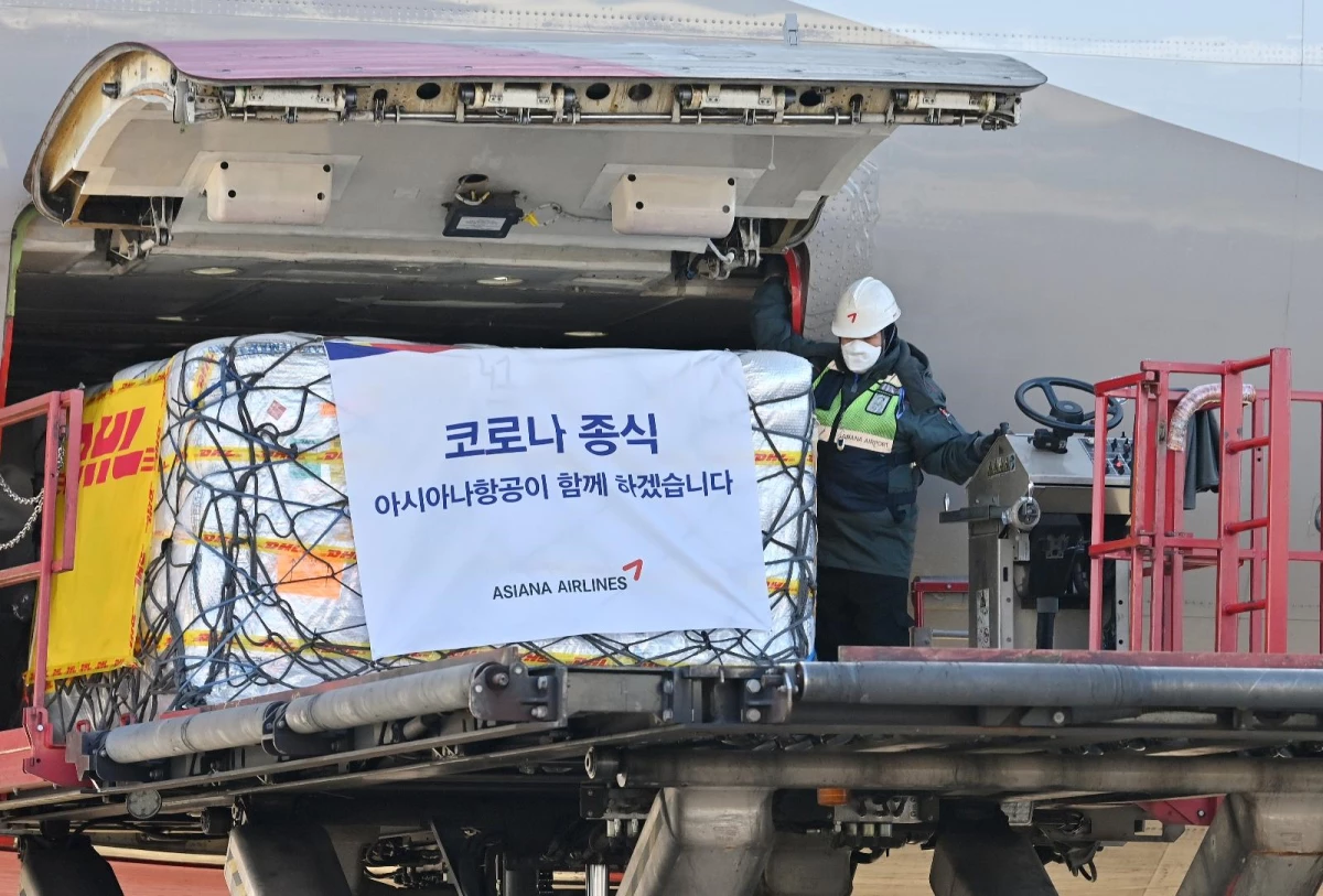 Pfizer\'in Covid-19 hapları Güney Kore\'ye teslim edildi