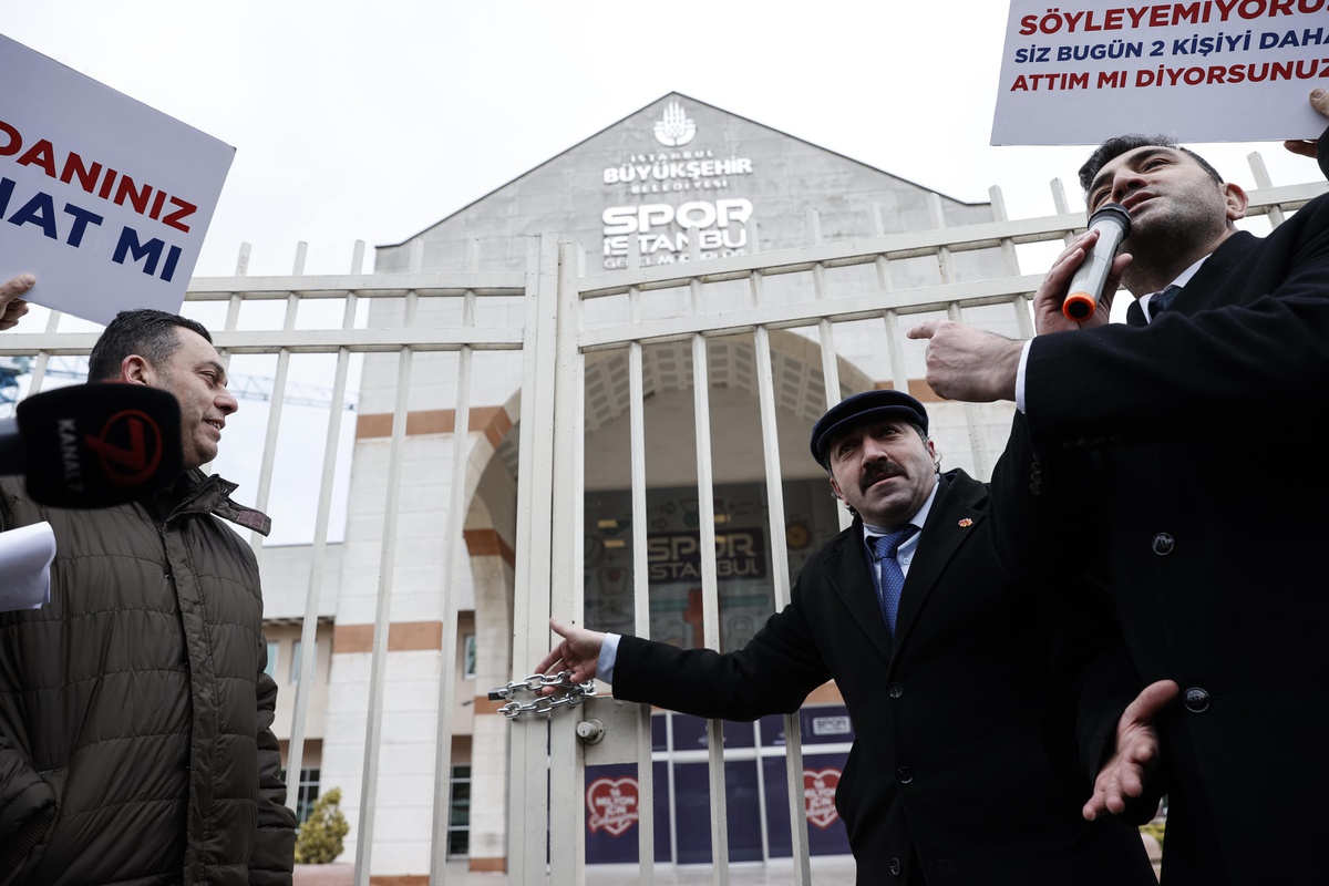 Spor İstanbul\'da işten çıkartılan işçiler, İBB\'yi protesto etti