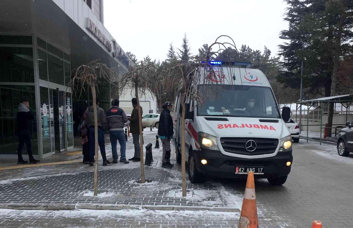 Tinerle sobayı tutuşmak isterken kendini yaktı