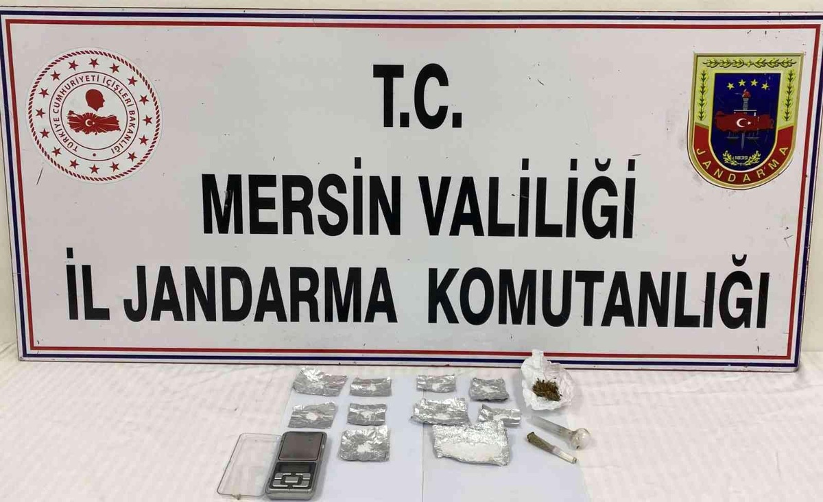 Uyuşturucu satan 4 kişi gözaltına alındı