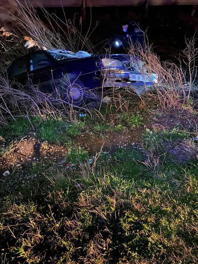 Son dakika haberi! Adana'da iki otomobil çarpıştı: 1 ölü, 2 yaralı