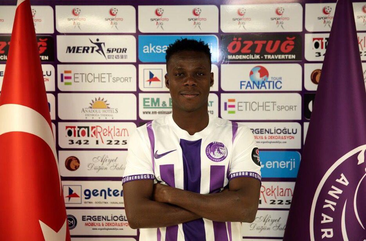 Ankara Keçiörengücü 2 futbolcuyu renklerine bağladı