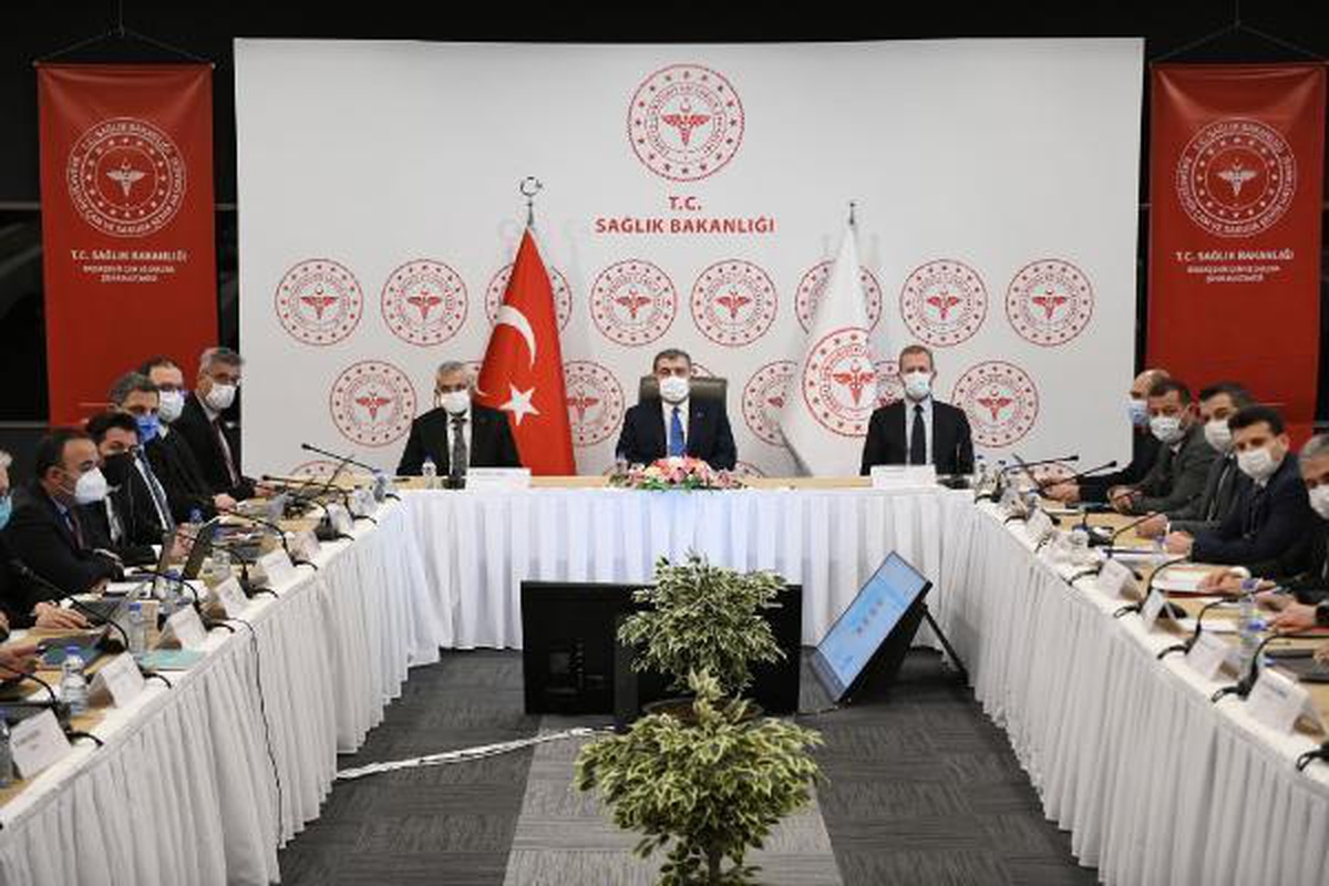 Bakan Koca, İstanbul\'da sağlık hizmetlerini değerlendirdi