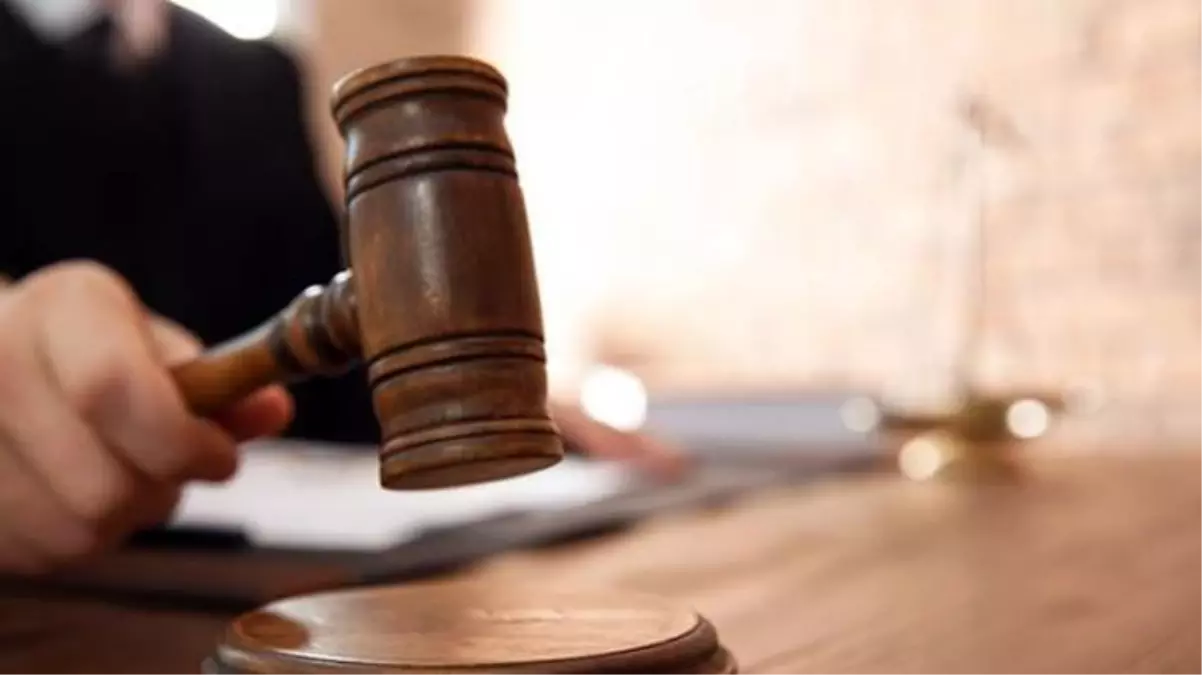 Boşanma davasında daha kusurlu bulunan eşe nafaka verilmesi kanuna aykırı bulundu