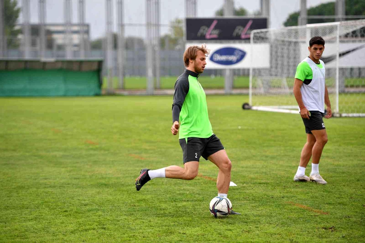 Son dakika! Bursaspor, İsmail Çokçalış\'ı transfer eden Adana Demirspor\'u mahkemeye verecek