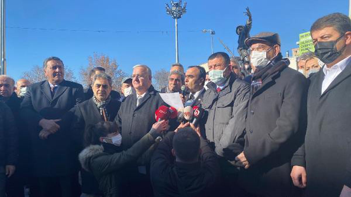 Ağbaba: 'EYT'liler iktidardan bir lütuf, bir bahşiş istemiyor. İşe girerken hak ettikleri haklarını istiyorlar'