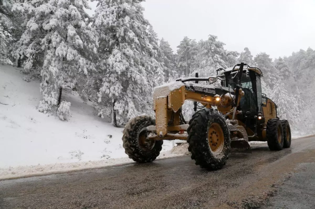 Edremit Belediyesi Kazdağları'nda yolları açıyor