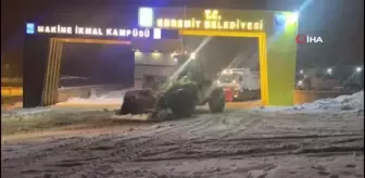 Edremit Belediyesinden karla mücadele çalışması