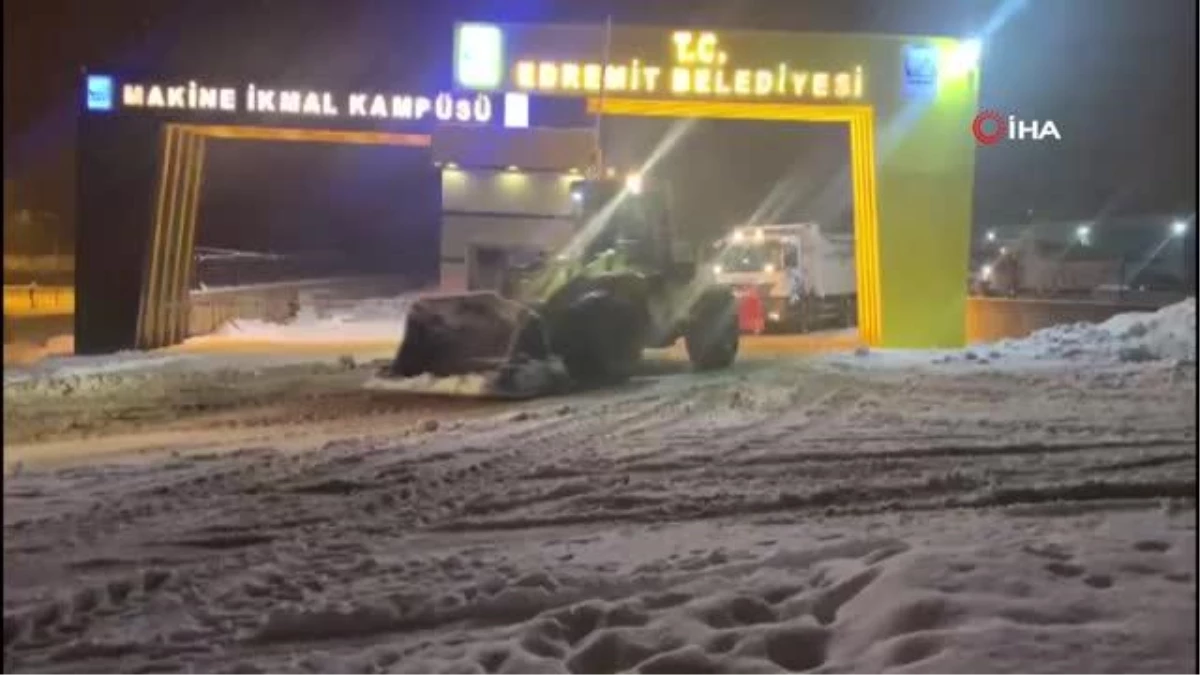 Edremit Belediyesinden karla mücadele çalışması