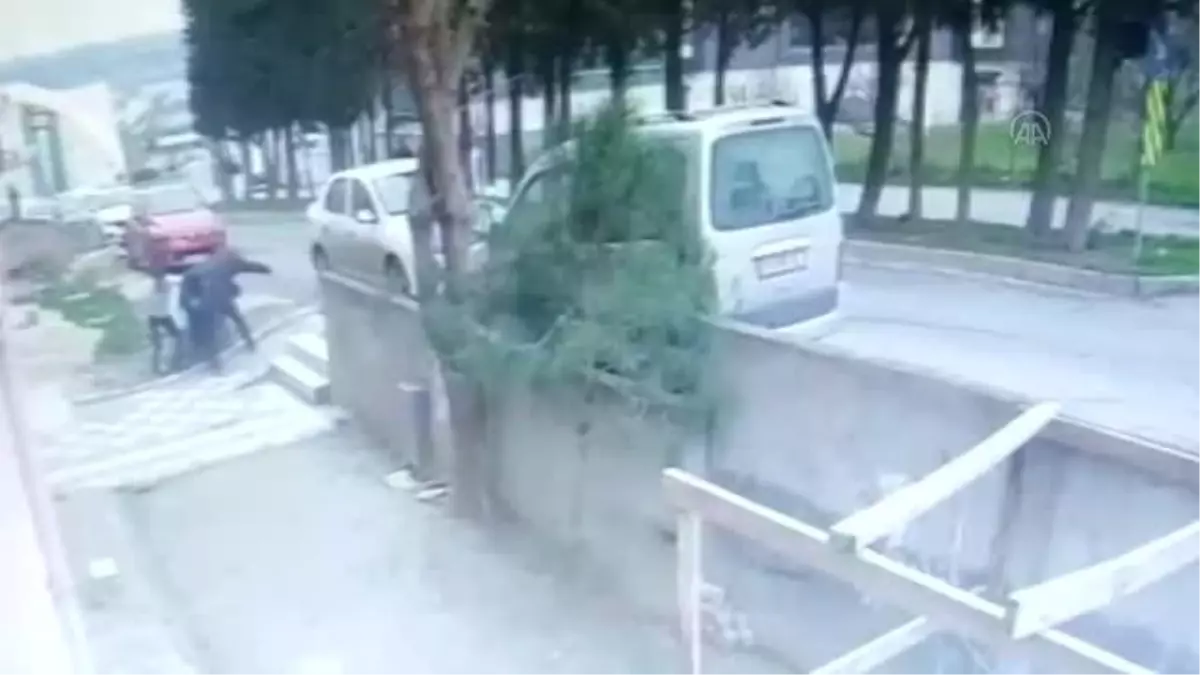 Elektrik şirketi personelini darbettikleri öne sürülen 4 şüpheli yakalandı