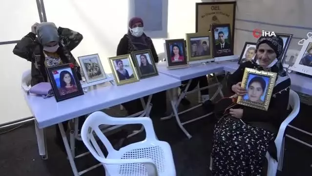 Evlat nöbeti tutan baba Artık: Orada kalmayın, devlet size sahip çıkacaktır