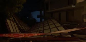 Fırtına nedeniyle uçan çatı, elektrik tellerini kopardı