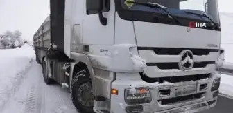 Gürpınar Belediyesinden karla mücadele çalışması