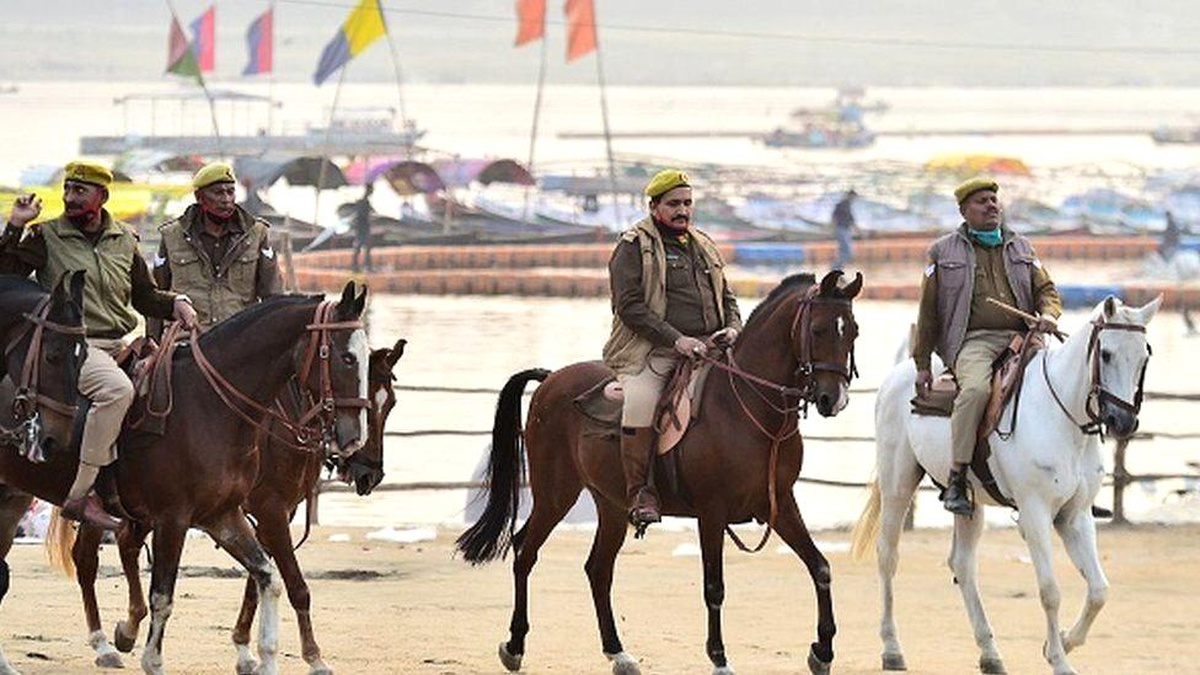 Hindistan\'da Magh Mela Festivali Covid-19\'a rağmen iptal edilmedi