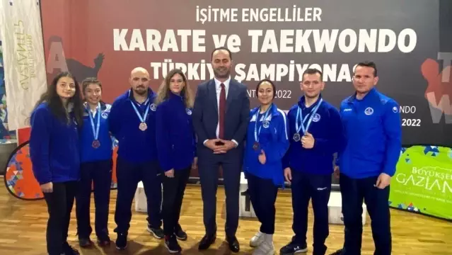Kağıtspor madalyalar ile döndü