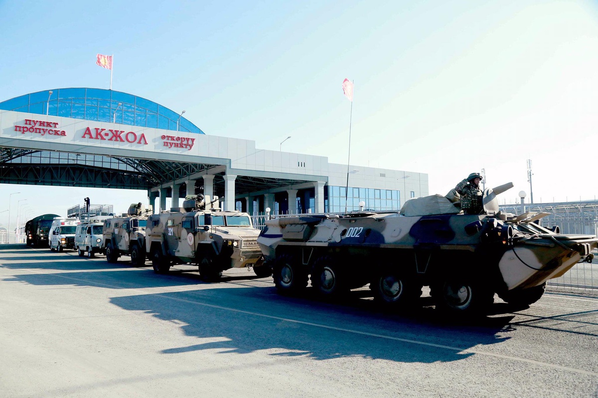 Kırgız askerleri Kazakistan\'dan döndü