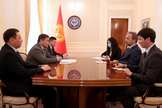 Kırgızistan Meclis Başkanı Mamıtov, TÜRKPA Genel Sekreteri Er'i kabul etti