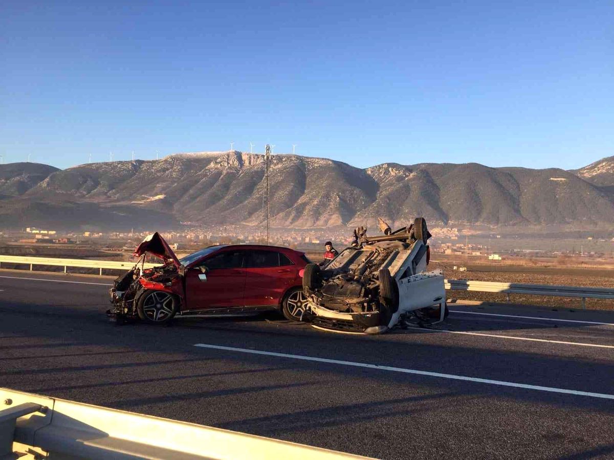 Son dakika haber: Kırkağaç\'ta trafik kazası: 2 yaralı