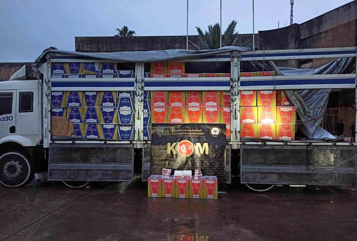Mersin\'de 4 milyon 610 bin adet gümrük kaçağı makaron ele geçirildi