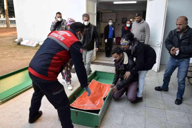 Darbedilerek öldürülen Ayşenur'un cenazesini teslim alan babanın feryadı