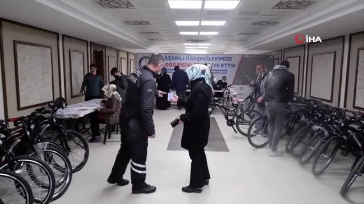 Şahinbey\'de başarılı 20 bin öğrenciye daha bisiklet hediyesi