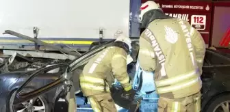 Sancaktepe'de tır ile çarpışan otomobildeki 2 kişi ağır yaralandı