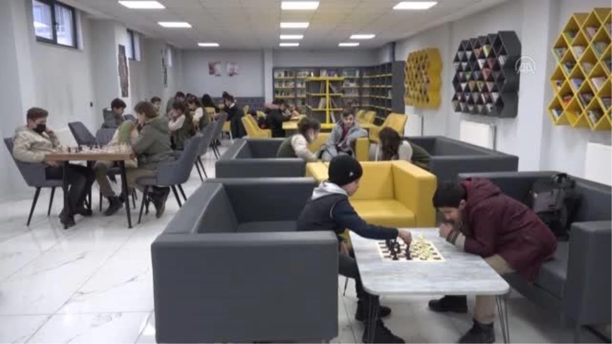 Son dakika haberi: Şemdinli\'de çocuklar satranç kursunda turnuvalara hazırlanıyor