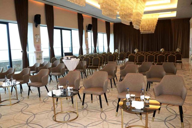 The Conforium Hotel Van hizmetini sürdürüyor