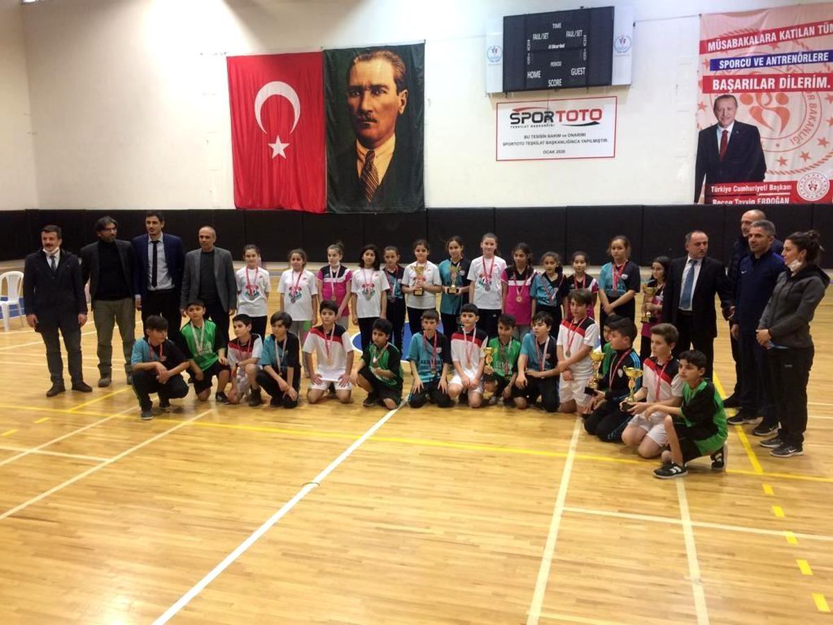 Turnuvadan 2 madalya ile döndüler