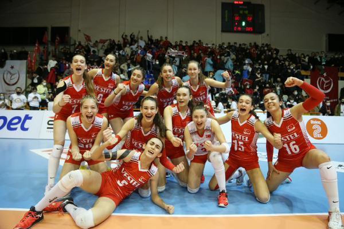 U17 Voleybol Milli Takımı 3\'te 3 yaptı