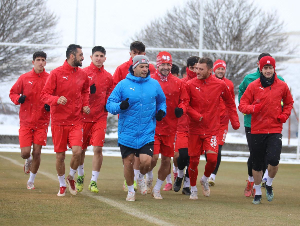 Yiğidolar\'da 3 oyuncu ceza sınırında
