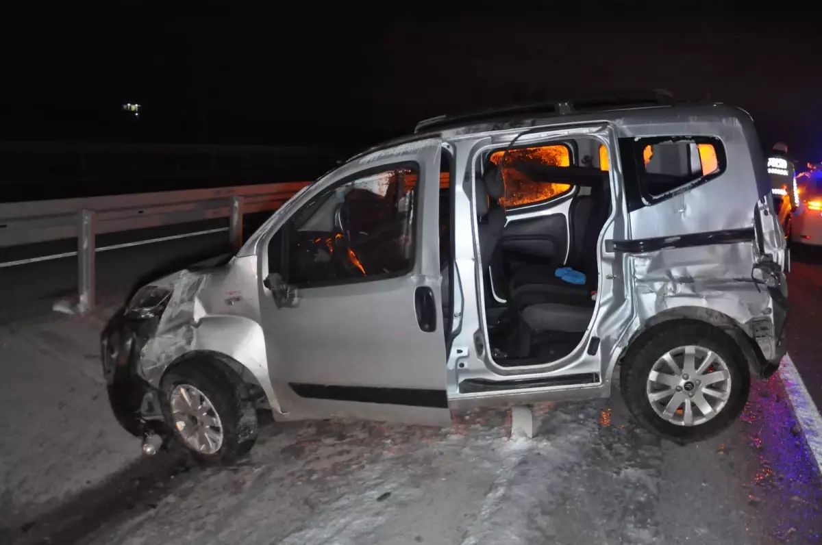 Yola çıkan kedi kazaya neden oldu: 1 ölü, 3 yaralı