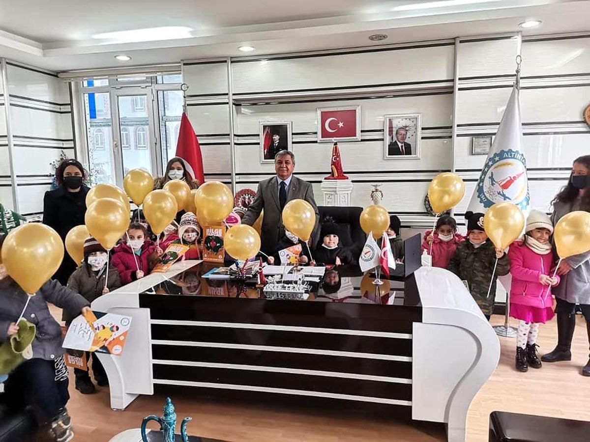 Altıntaş\'ta minik öğrencilerden belediye birimlerine ziyaret