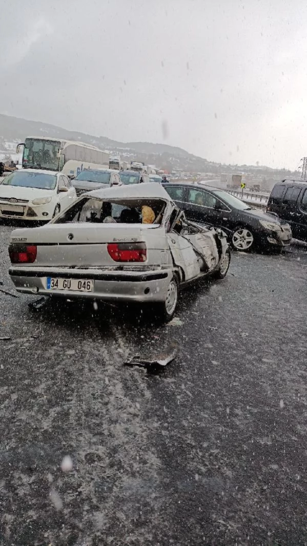 TEM yolunda korkunç kaza! İstanbul yönü ulaşıma kapatıldı
