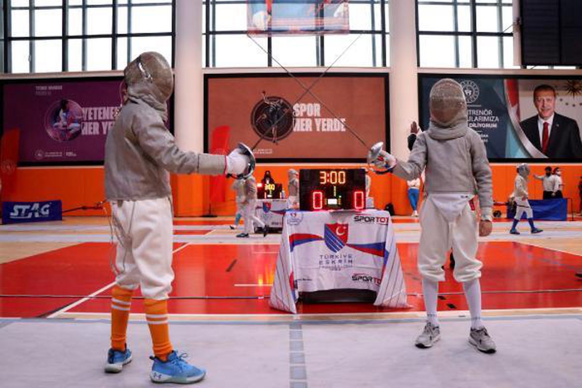 Eskrimde Kılıç Açık Turnuvası Edirne'de başladı