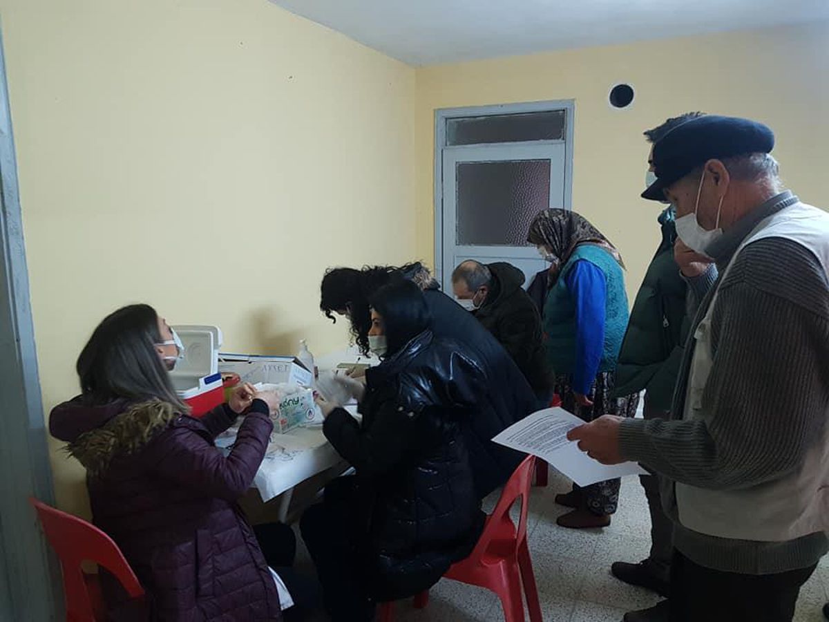 Edirne\'de köylerde Kovid-19 aşılama çalışmaları sürüyor