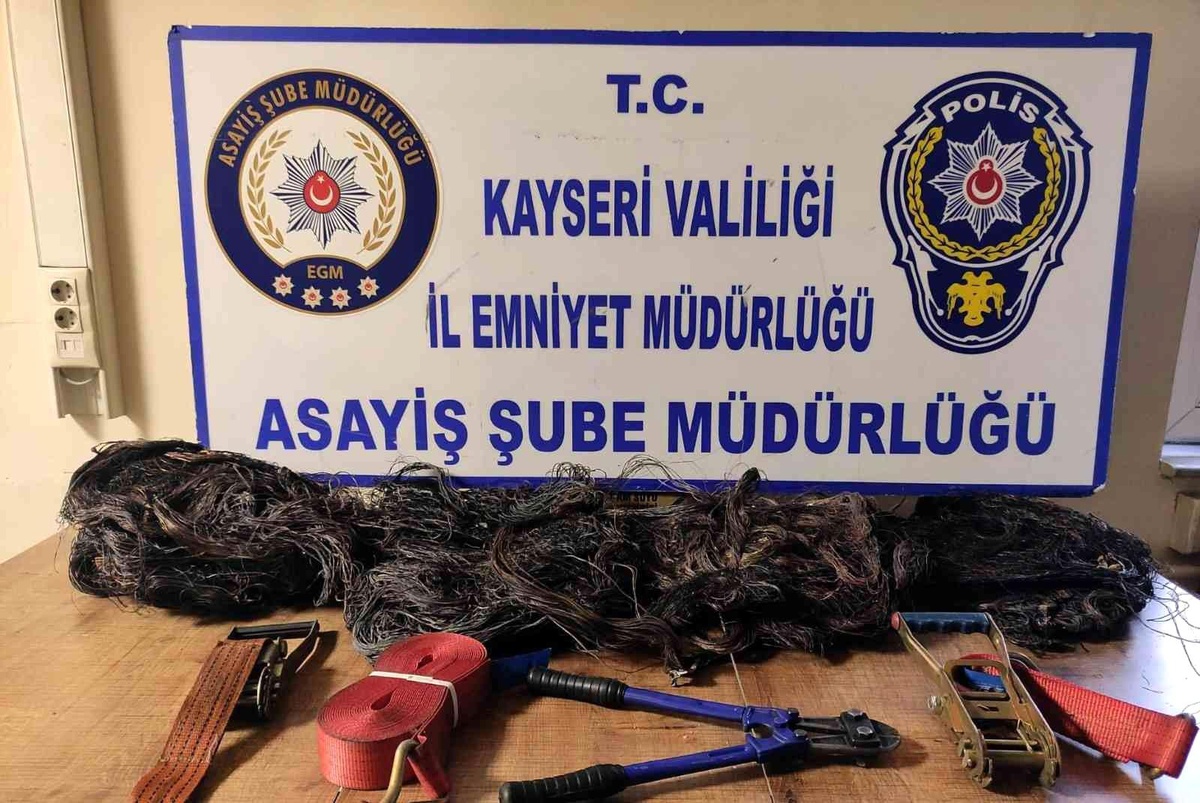 Kablo hırsızı 3 kişi yakalandı