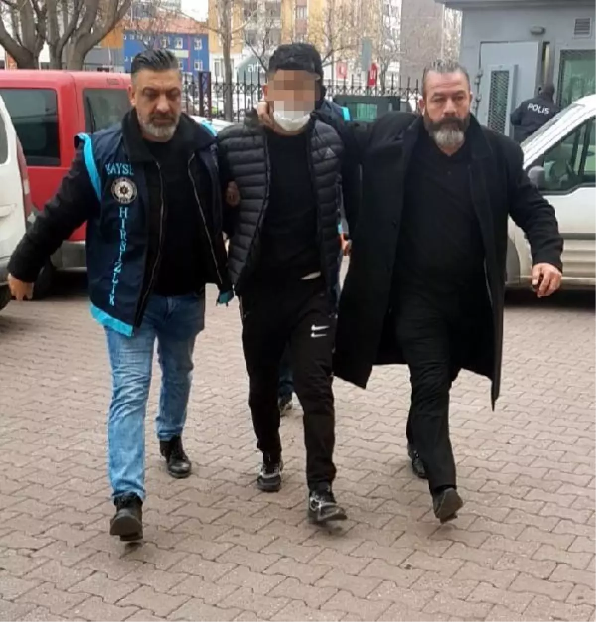 Son dakika haber... Kablo hırsızlığına 3 gözaltı (2)- Yeniden