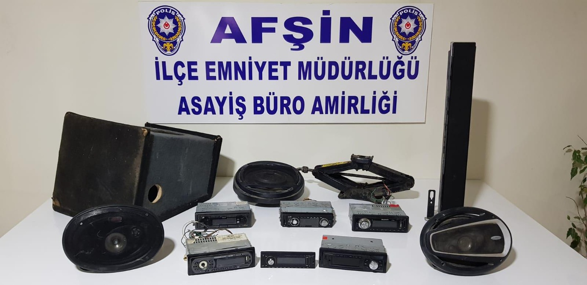 Kahramanmaraş\'ta otomobillerden hırsızlık yapan 3 şüpheli tutuklandı